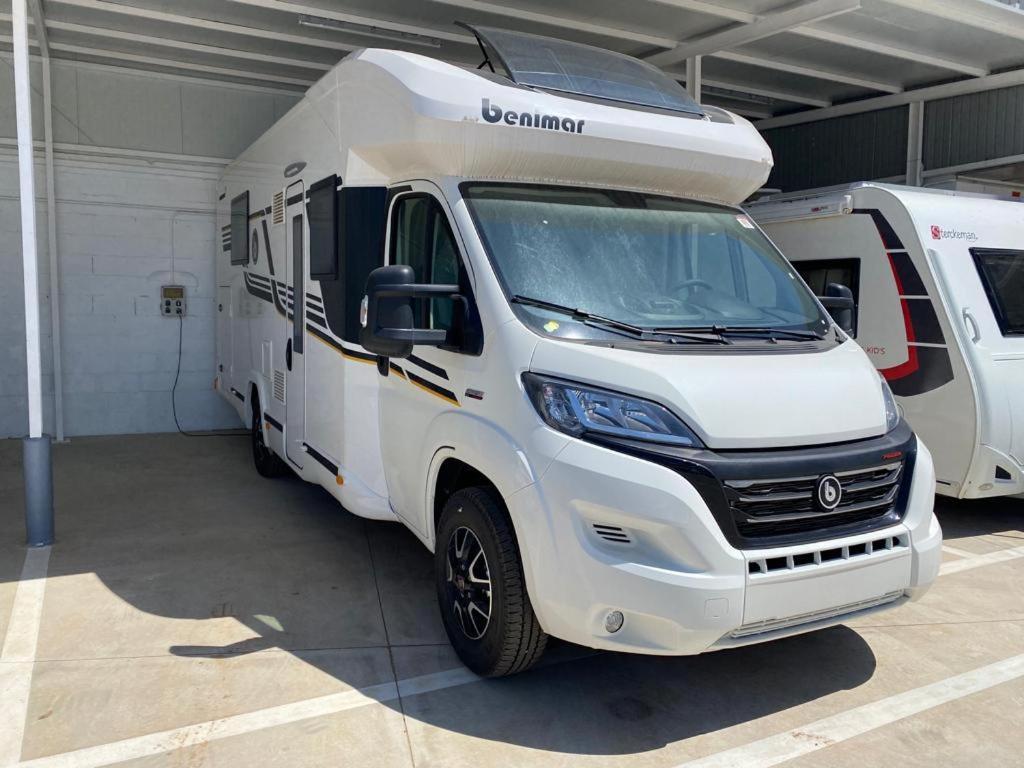 Magnifica Autocaravana Adria Matrix Axess 670Sl Granada Exteriör bild