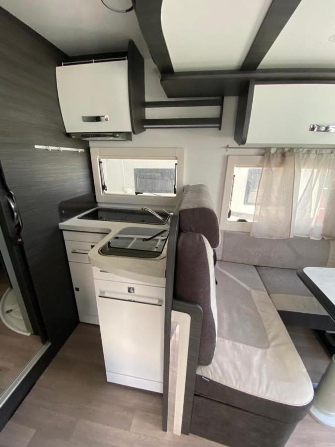 Magnifica Autocaravana Adria Matrix Axess 670Sl Granada Exteriör bild