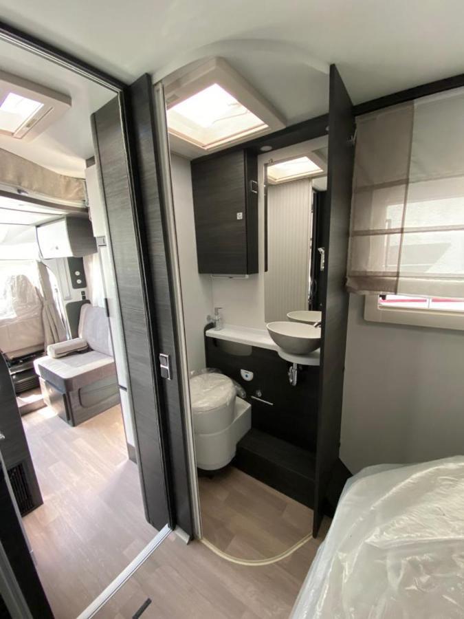 Magnifica Autocaravana Adria Matrix Axess 670Sl Granada Exteriör bild